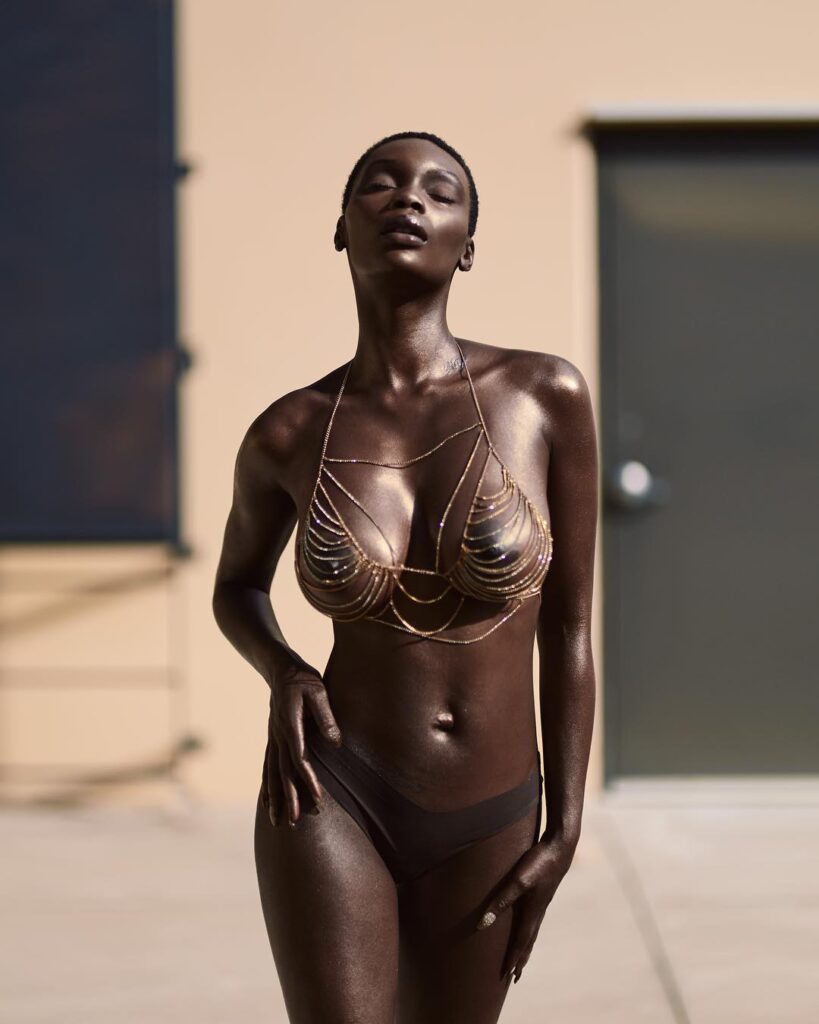 arhqo0xed4041-819x1024 Chasity Samone desnuda como la pantera negra