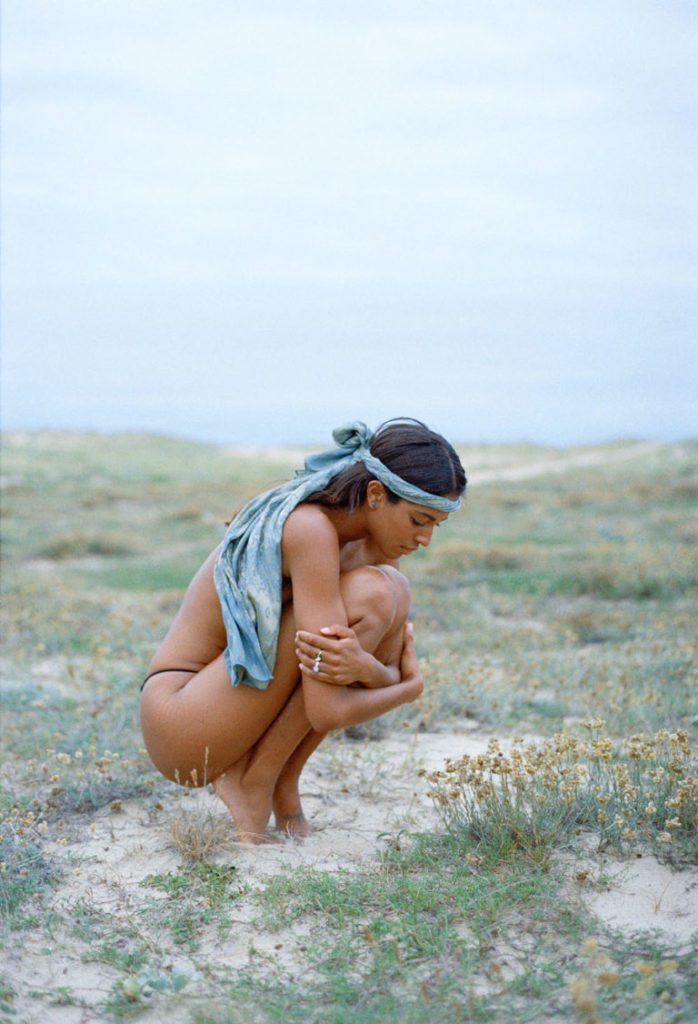 Karen-Joigny-by-Corentin-Bertau-13-768x1126-1-698x1024 Karen Joigny al desnudo para Passionatte