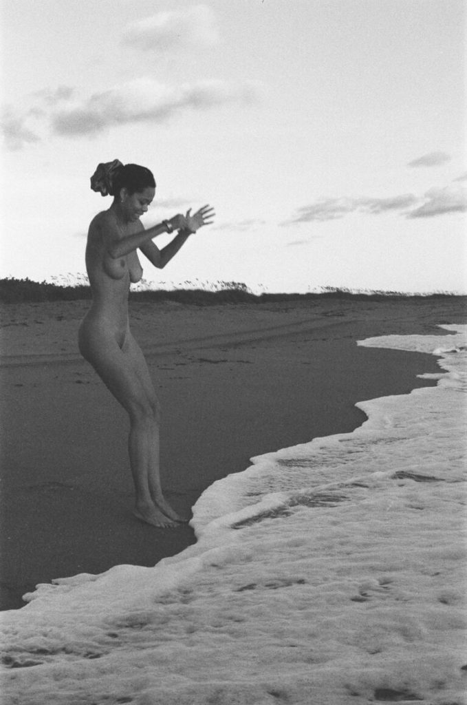 Nereyda-Bird-by-Eric-Jamieson-for-Osphilia-30-768x1159-1-679x1024 Nereyda Bird desnuda para Passionatte