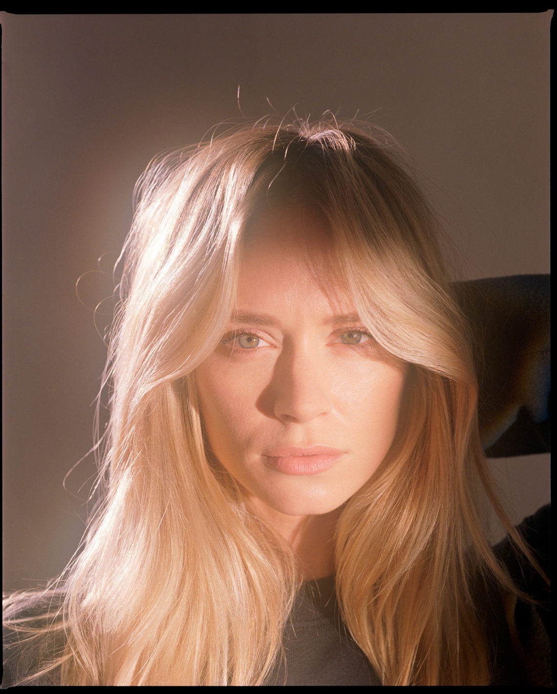 Emeline Ponthieu desnuda para Passionatte PASSIONATTE LUCENPOP