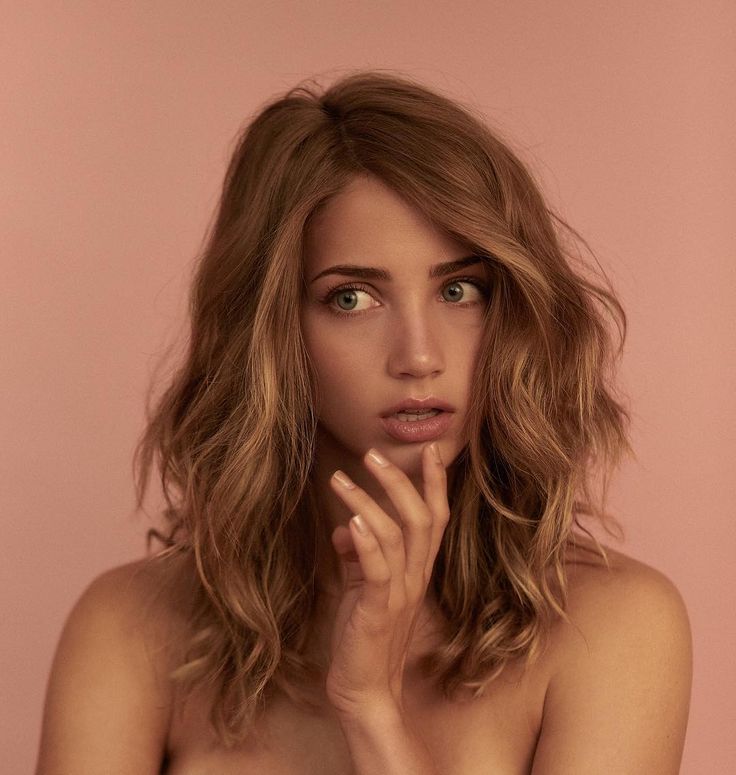 85cfaeb4692d9b7736f0d7e9ad86344a Emily Rudd 'Nami' desnuda a lo One Piece como Ana de Armas