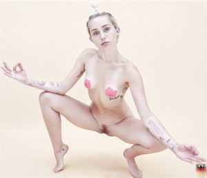 Miley Cyrus totalmente desnuda en 2024