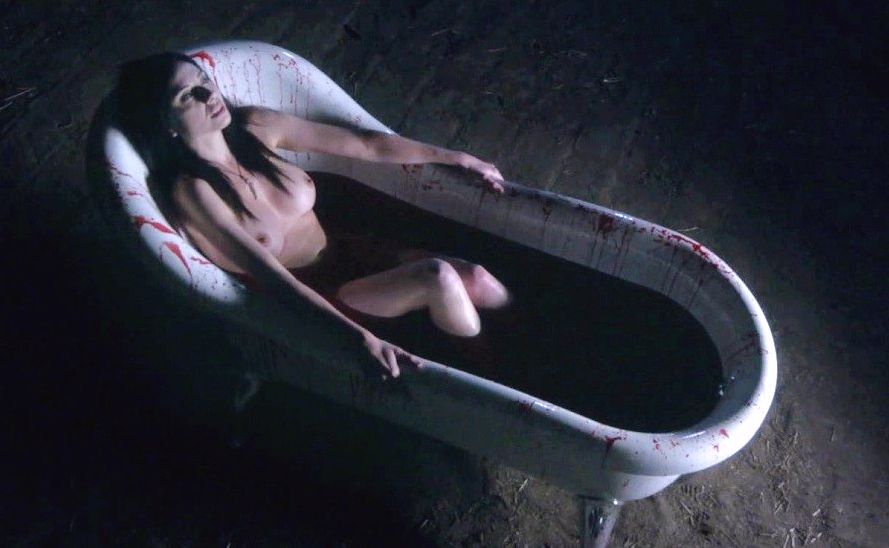 Marta-Flich-Vampyres-19-fotor-20250520115633 Famosas españolas desnudas | Tetas, culos, descuidos, porno, filtradas, actrices, Presentadoras, celebridades