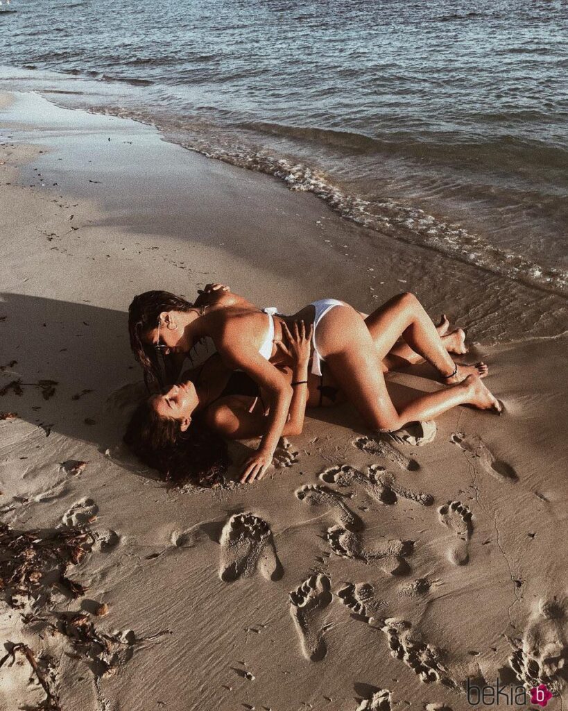 116689_dulceida-alba-paul-posando-sexy-playa-819x1024 Alba Paul desnuda y descuido en Supervivientes 2026 sin Dulceida