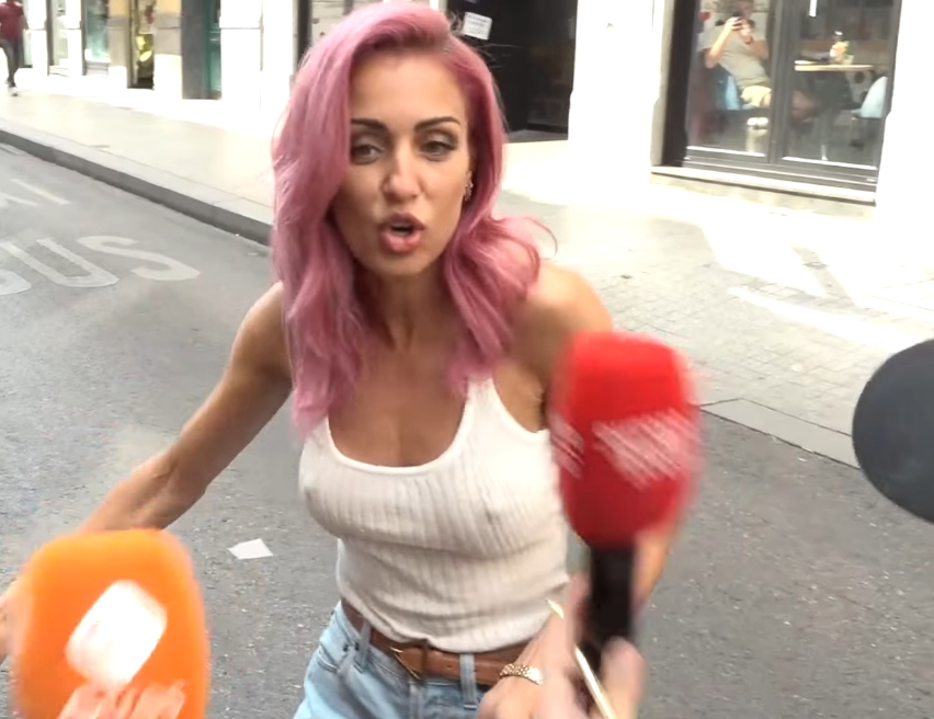 Captura-de-pantalla_12-1-2026_18521_www.youtube.com_ Hiba Abouk desata pezones: entre rumores, pechos y bikinis, la actriz no deja a nadie indiferente