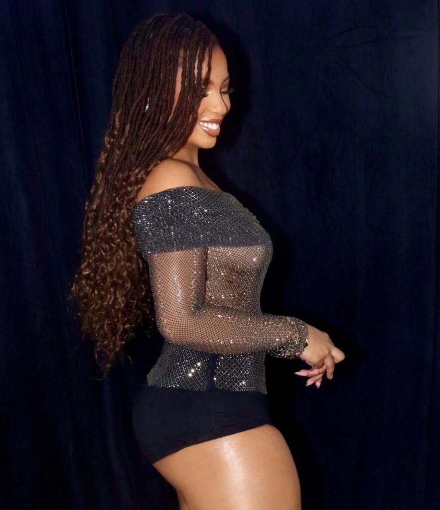 1wE7QWRg_o-883x1024 Chloe y Halle Bailey desnudas como sirenitas