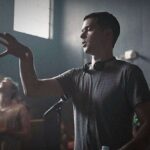 Jeremy Saulnier: El abismo ético de la violencia y la resistencia humana en el cine de autor contemporáneo