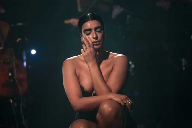 Sevdaliza desnuda