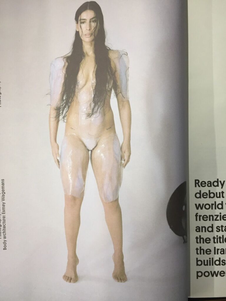 Sevdaliza desnuda