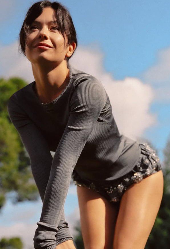 IMG_20251223_161155_259 Anna Castillo al desnudo: El estilo de una estrella natural