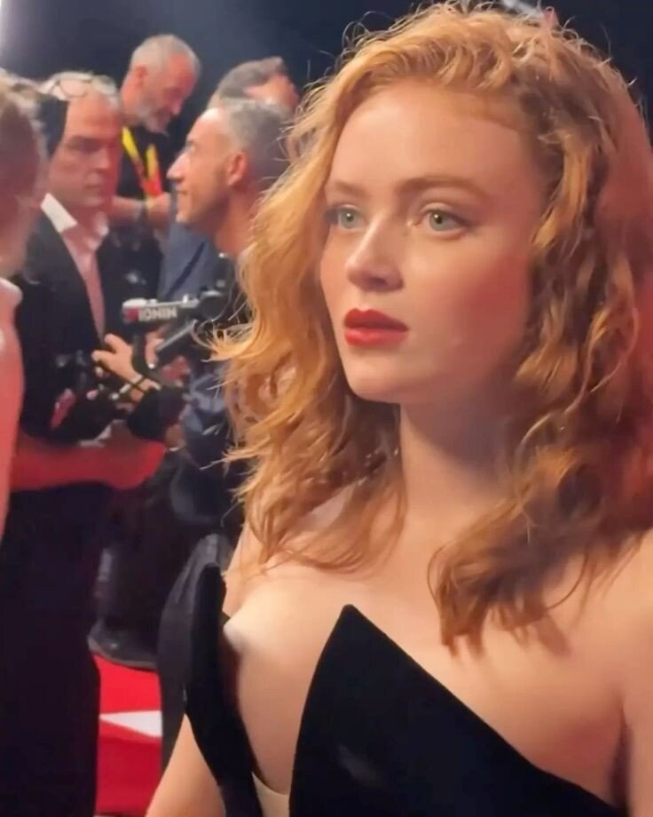 Sadie-Sink-R04687fdae8d5beeb7d1 La intensidad carmesí al desnudo de Sadie Sink