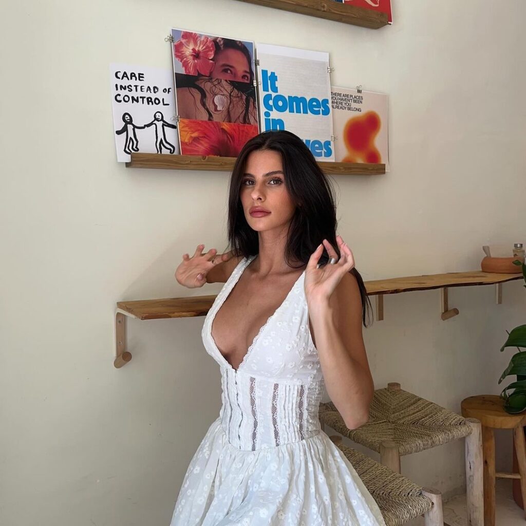 451048853_342593772228207_2114072295755160076_n-1024x1024 Carolina Moura desnuda su cuerpo de espartana