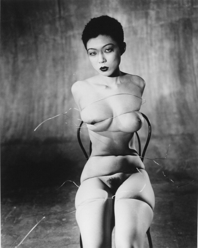 araki-7-820x1024 Las controvertidas fotografías eróticas de bondage con cuerdas de Nobuyoshi Araki (NSFW)