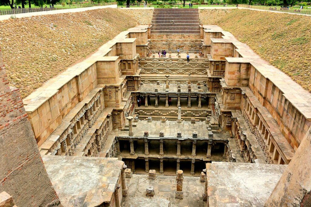 Rani_ki_vav_-_Gujarat_-_06-2-1024x682 Rani ki vav, un espectacular pozo construido como si fuera un templo invertido en India