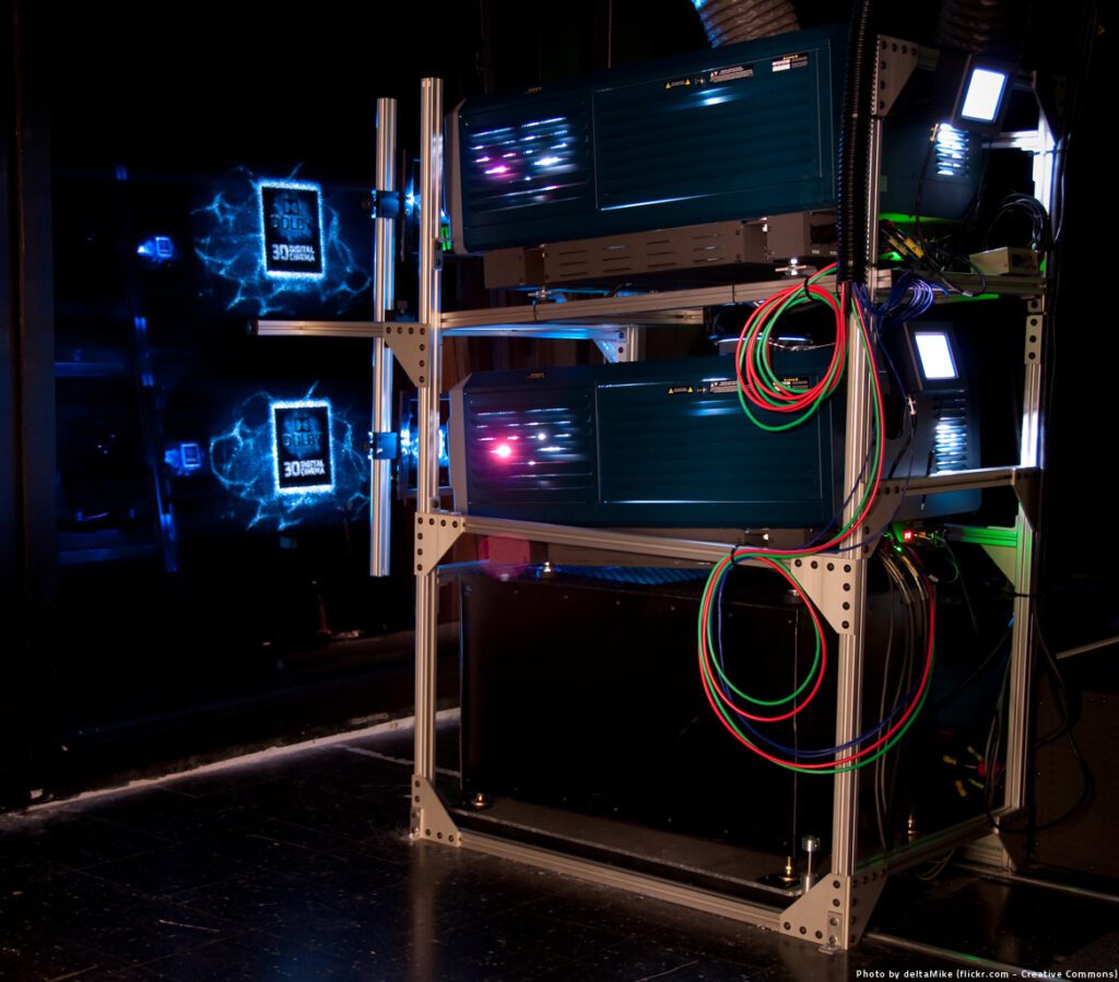 cinema_projection-1024x899 El Digital Cinema Package (DCP): el formato invisible que sustenta el cine moderno