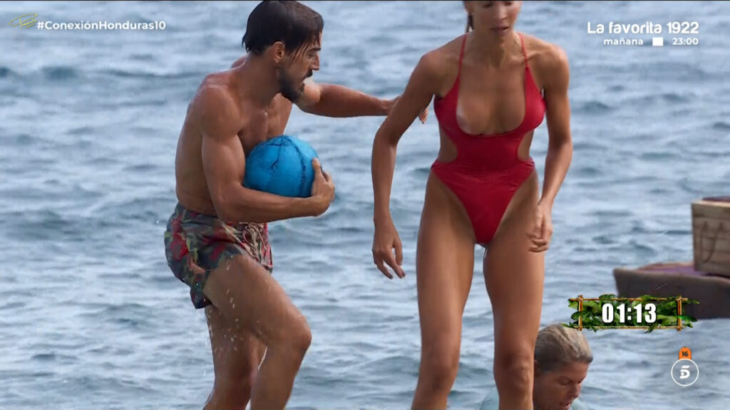 s8TV2MSv_o-1024x576 Nieves Bolós desnuda un pezón antes de irse de Supervivientes 2025