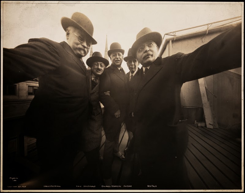 1920-2 El primer selfie de la historia