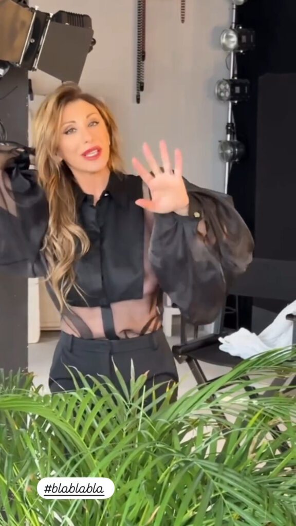 628554234_ss2-576x1024 Sabrina Salerno y el desnudo eterno de Boys