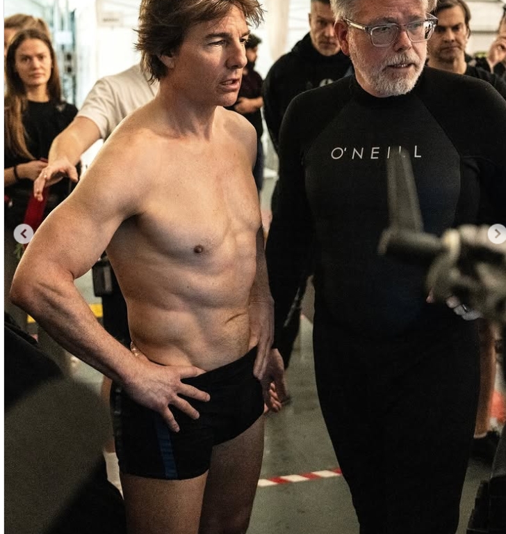 Captura-de-pantalla_11-5-2025_18353_as.com_ TOM CRUISE rompe internet: su físico a los 62 en Misión Imposible deja a todos boquiabiertos