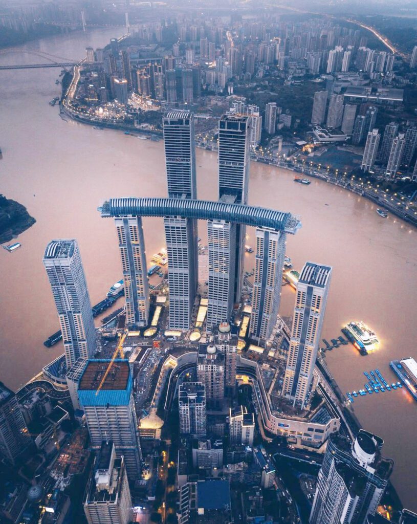 arquine_safdie_architects_raffles_city_chongqing_7-815x1024 Chongqing: la ciudad colosal que habita en el anonimato