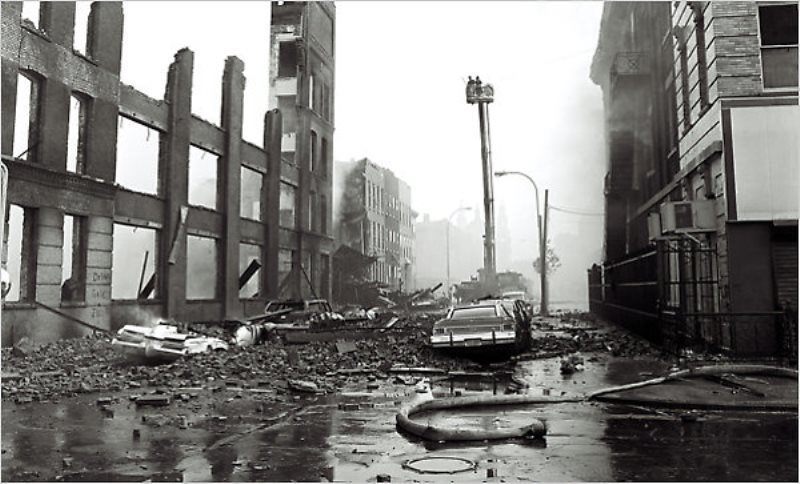 arson-in-new-york Nueva York ardía mientras soñábamos con el paraíso: la ciudad del miedo detrás del telón de neón