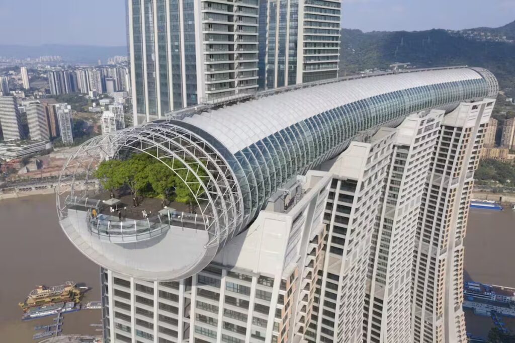 chongqing-sorprende-con-espacios-publicos-sobre-GMROMC4CDRDQDLYCU32U2VMKXI-1024x682 Chongqing: la ciudad colosal que habita en el anonimato