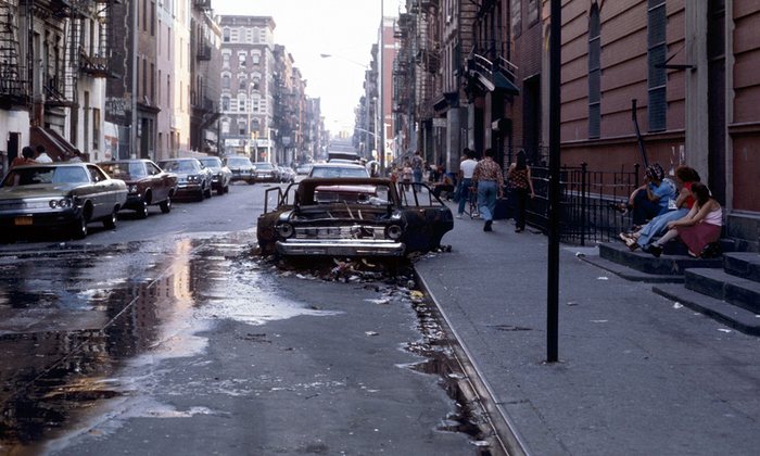fear-city-Nueva-York Nueva York ardía mientras soñábamos con el paraíso: la ciudad del miedo detrás del telón de neón