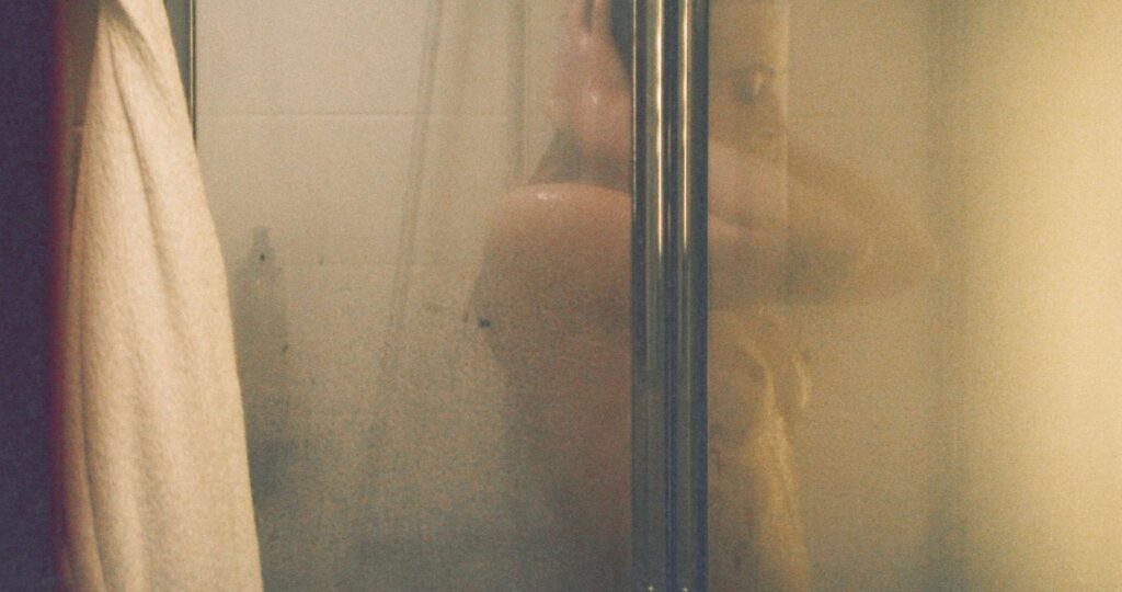 jeanne_goursaud_f84fb2-fotor-2025051084244-1024x540 Jeanne Goursaud: de ninfa erótica a heroína sideral en Extraterritorial (Netflix)