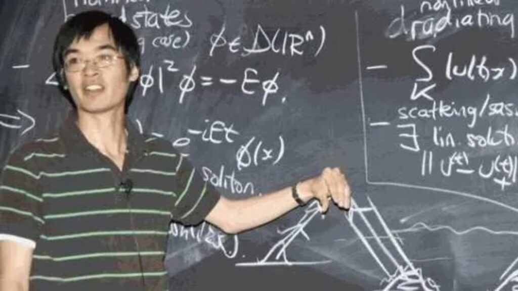 lunoche2sub2-1024x576 Entró en la universidad con 3 años, trabajó en la NASA con 8 y renunció a todo porque echaba de menos a su madre