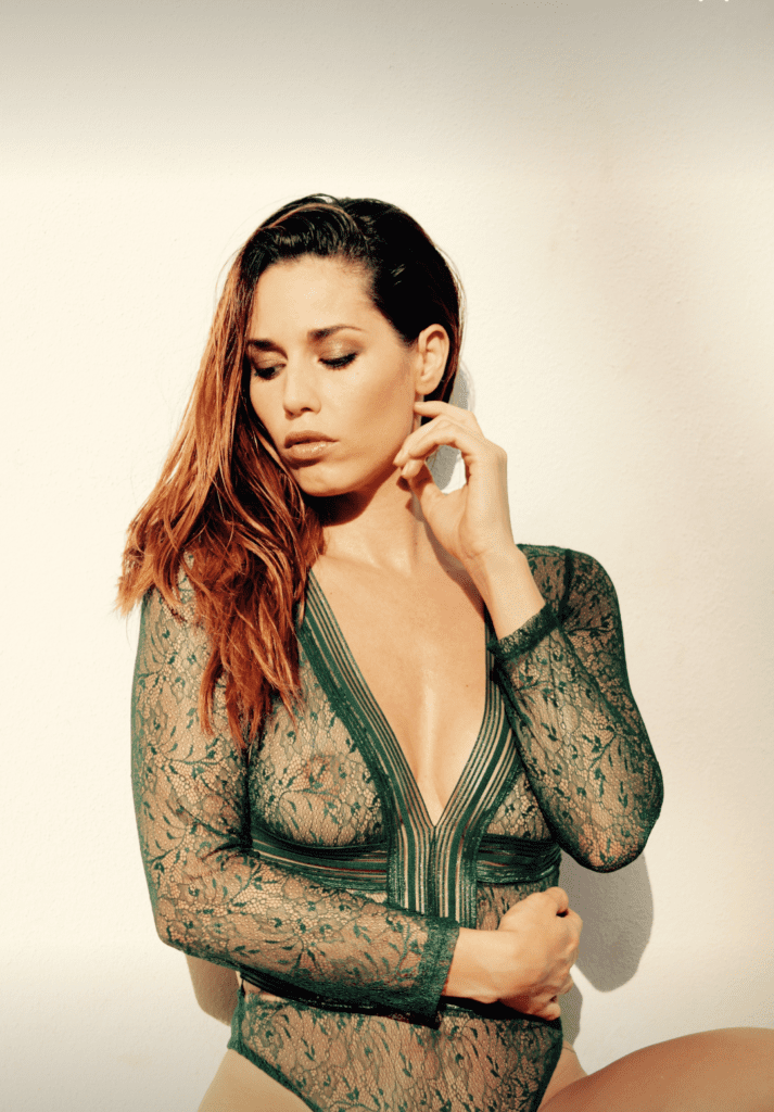 Screenshot_20200525-0914432-713x1024 India Martinez desnuda sus frutas a Will Smith