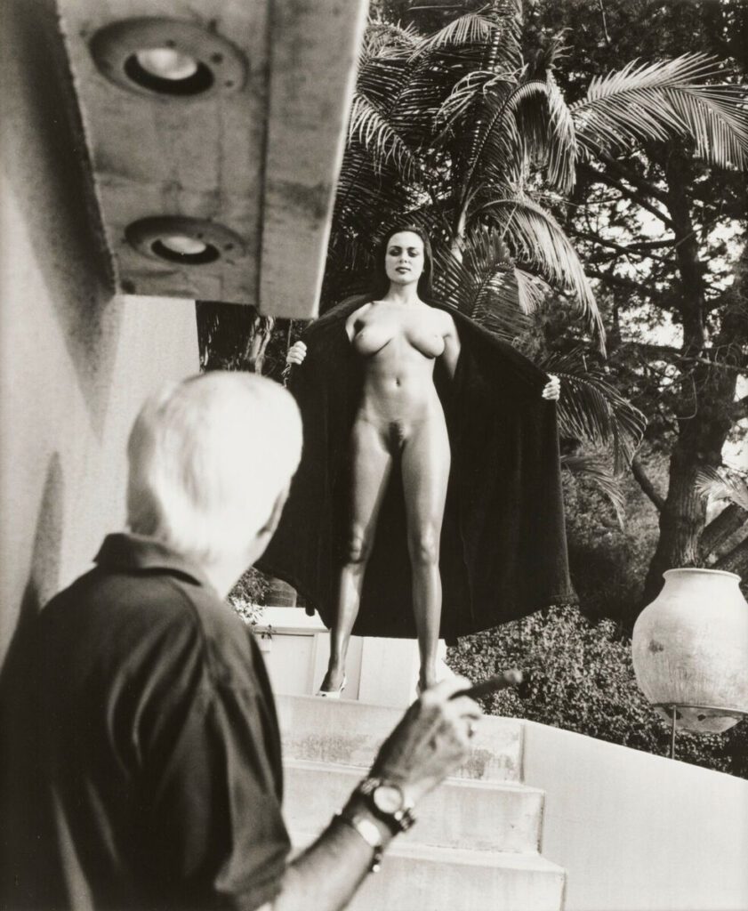 s-l1200-841x1024 La belleza fría de la transgresión: cuerpos y mitologías en Helmut Newton: Frames from the Edge (1989)
