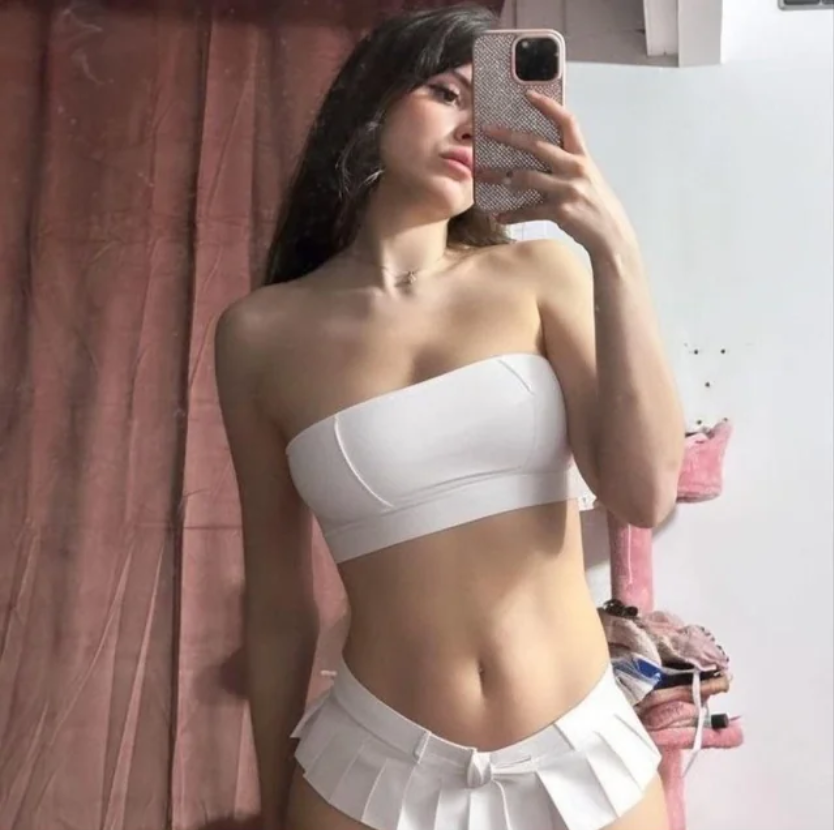 1755092785223 Abby se desnuda tras su pelea en La gran velada