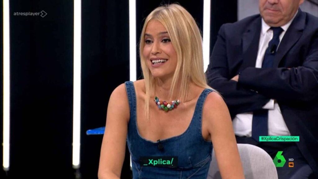 66772bc268f6e-1024x576 Afra Blanco desnuda como símbolo de la guerra de trincheras en la televisión española