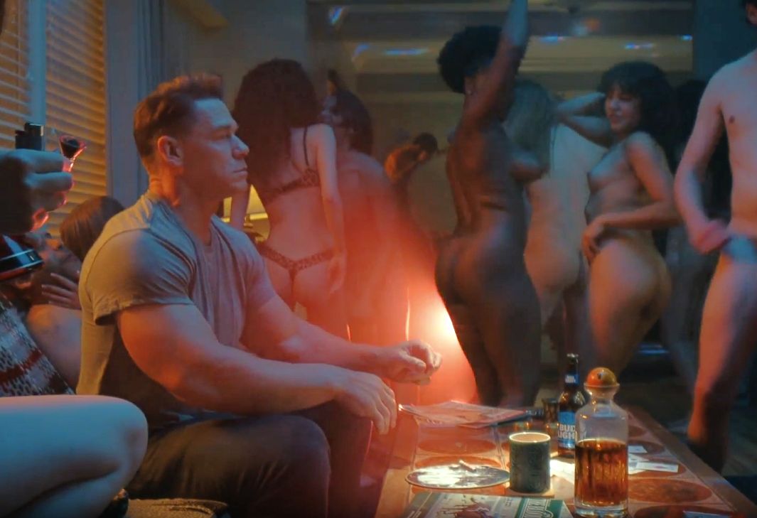 Desnudos integrales y orgías en Peacemaker temporada 2