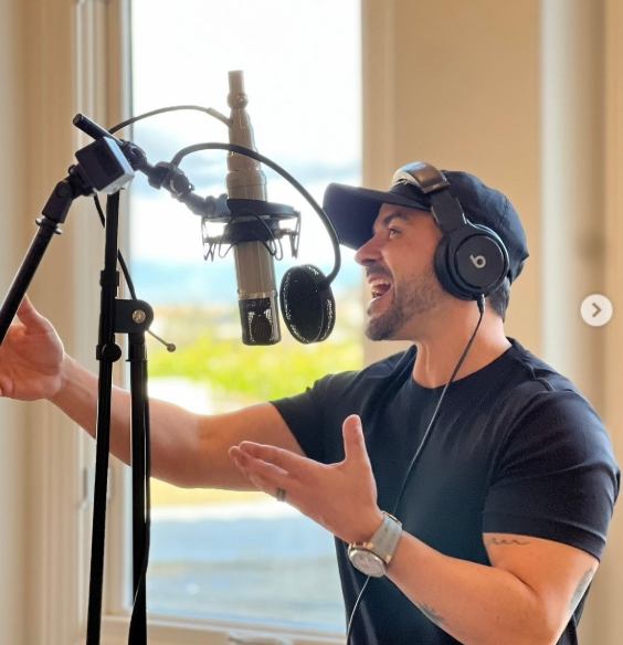 Captura-de-pantalla_9-8-2025_8265_www.instagram.com_ Del Bad al beat barato: la caída libre de la producción musical en 40 años
