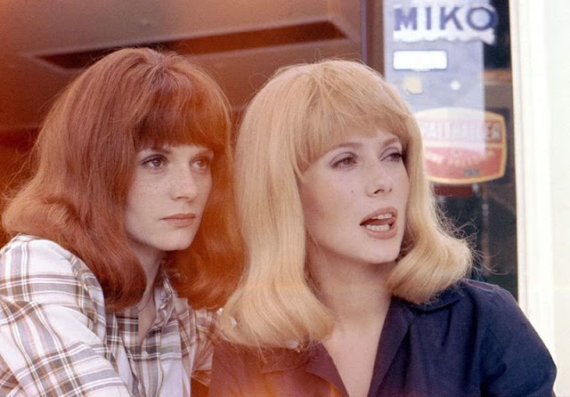 francoise-dorleac-and-catherine-deneuve-1 Hermosas fotografías de Françoise Dorléac y su hermana Catherine Deneuve en la década prodigiosa
