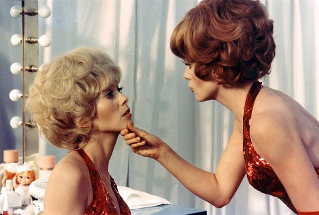 francoise-dorleac-and-catherine-deneuve-14 Hermosas fotografías de Françoise Dorléac y su hermana Catherine Deneuve en la década prodigiosa