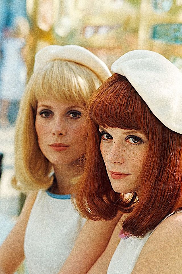 francoise-dorleac-and-catherine-deneuve-3 Hermosas fotografías de Françoise Dorléac y su hermana Catherine Deneuve en la década prodigiosa
