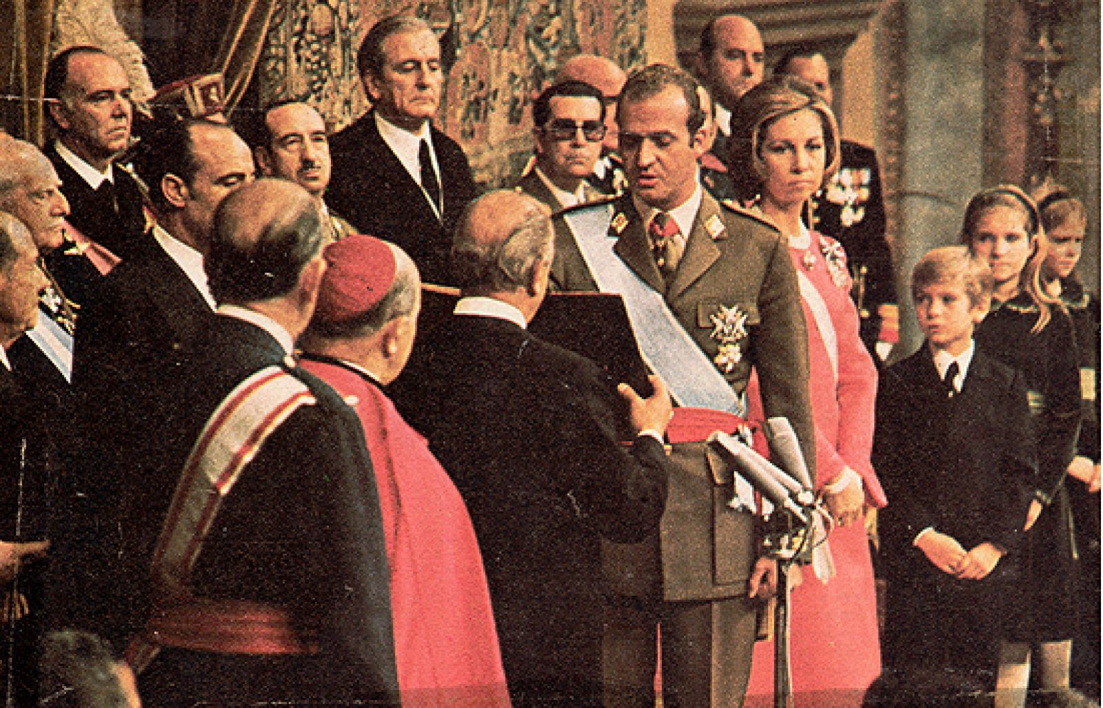 descargar-3 Como era España entre 1970-1975: del miedo cotidiano al despertar democrático