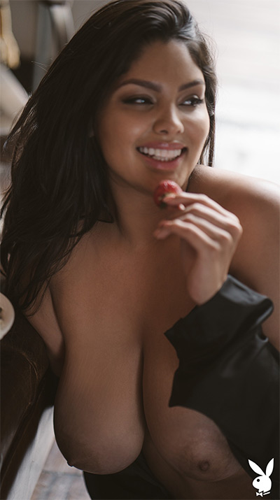 jocelyn11 Desnudamos a Jocelyn Corona, la curvy sexy de moda