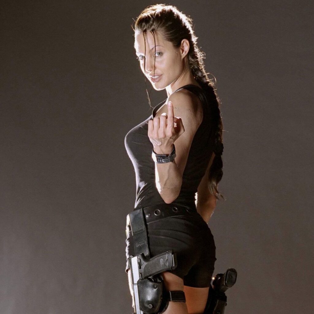 laracroftangelina_5777-1024x1024 Desnudamos todas las encarnaciones de Lara Croft: del píxel al mito viviente