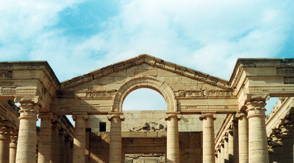 Hatra-109736-1024x570 ¡El secreto milenario del lugar clásico mejor conservado del mundo! | Descubre el templo olvidado de Hatra que desafía al tiempo