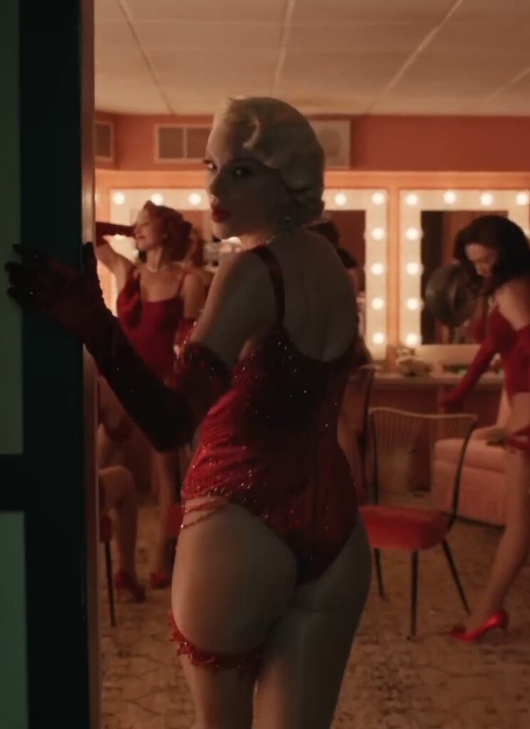 Taylor-Swift-The-Fate-of-Ophelia-Official-Music-Video1080p_11-744x1024 Taylor Swift desnuda la vida secreta de una showgirl