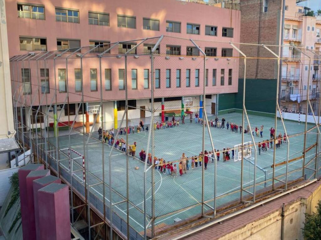 YP4GEM7OJQSIFDNFN62BXVBA4E-1024x768 La trampa de la igualdad: cuando la educación se rompe en el aula