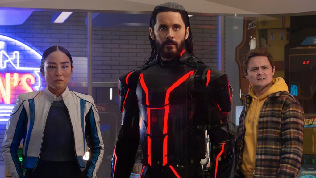 tron-ares-1-1024x576 Crítica 'Tron: Ares', el resplandor visual que recuerda por qué el cine es espectáculo