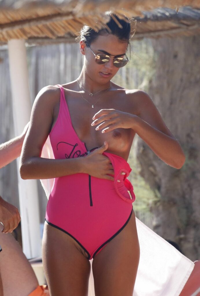 1000050289-692x1024 Sofía Suescun desnuda los mimbres del show mediático