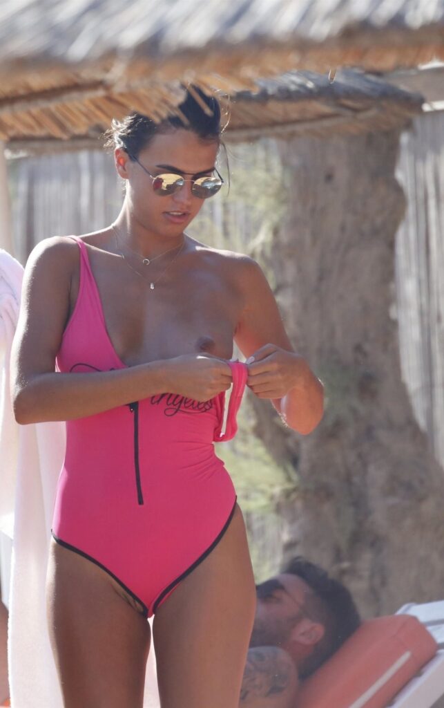 1000050290-643x1024 Sofía Suescun desnuda los mimbres del show mediático