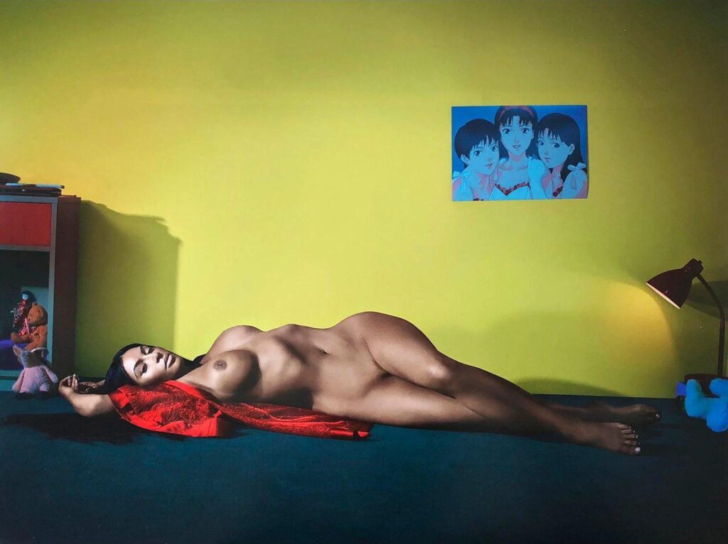 20251122_0129215321490785749643530-1024x766 Kim Kardashian desnuda las curvas de lo irreal