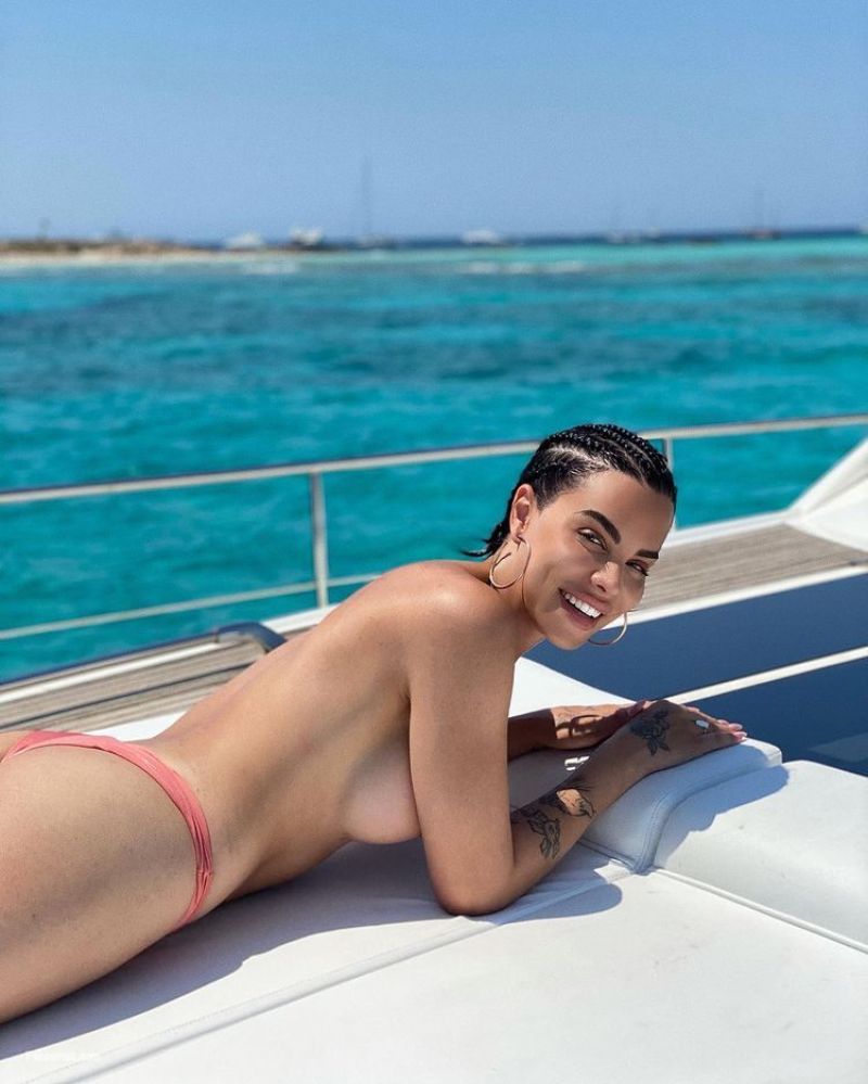 5eff3c11 Jedet al desnudo con Rosalía en la noche de la música pop