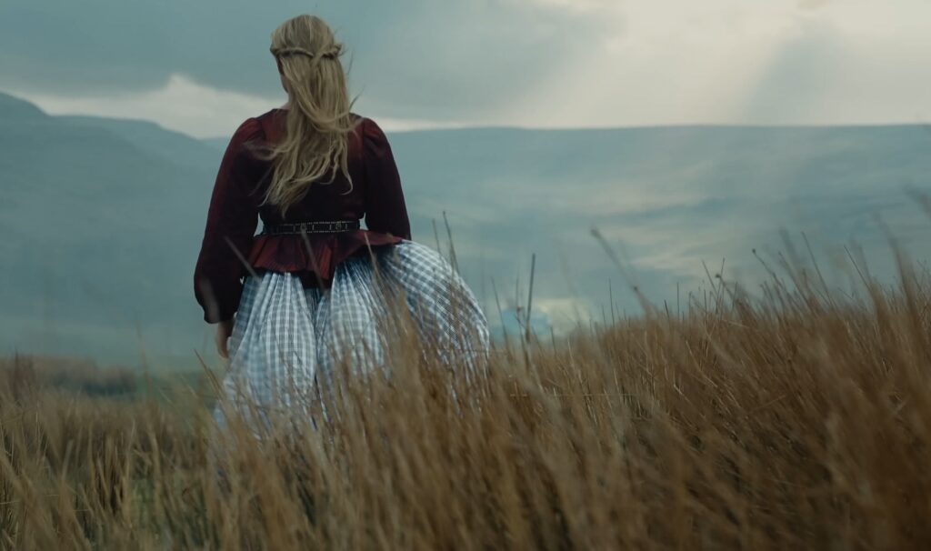 Captura-de-pantalla_29-11-2025_19242_www.youtube.com_-1024x606 Wuthering Heights (2026): la tormenta que vuelve a pintar el cine